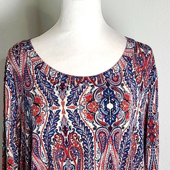 Honeyme Red, White & Blue Paisley Design Tunic, Longer on the Sides, Size 1X - Picture 3 of 8